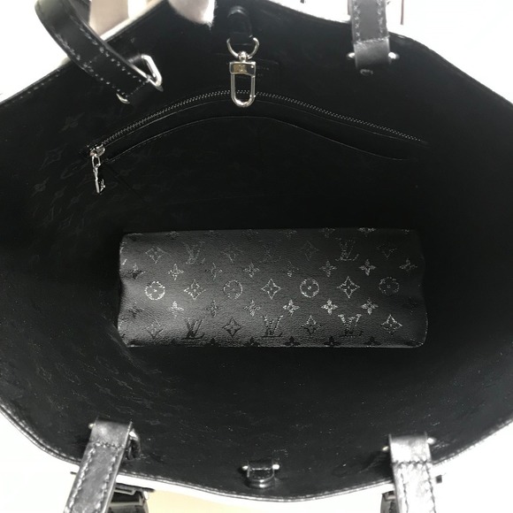 Louis Vuitton Tufted Monogram Handbag Tote Bag White Black - Picture 6 of 8